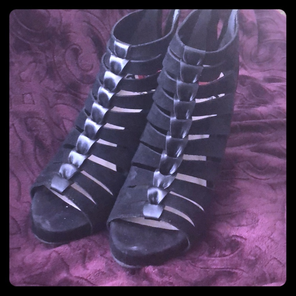 Suede and leather black size 6